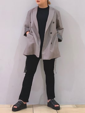 「HOLIDAY（ホリデイ）のアイテム」を使った、五十嵐 あやさん（レディース・160cm）の秋コーディネート