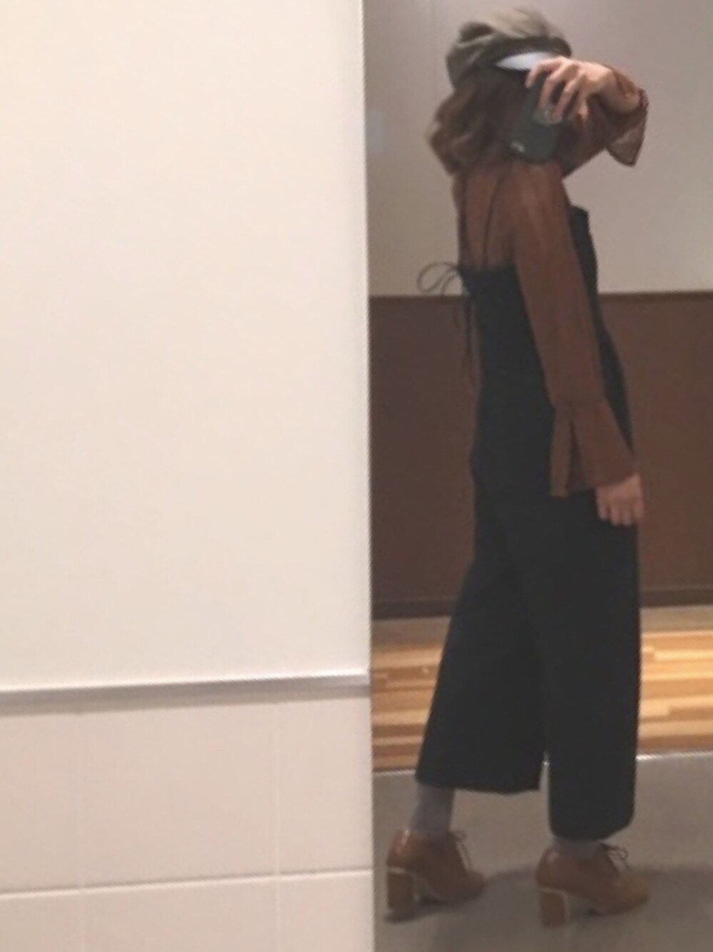「おしゃれさんと繋がりたい、レトロ、キャスケット、ロンパース、Lilybrown、秋のコーデ」｜「LILY BROWNのアイテム（シャツ/ブラウス、ブラウン系）」を使った、nananaさん（レディース・156cm）の秋コーディネートの1枚目の写真
