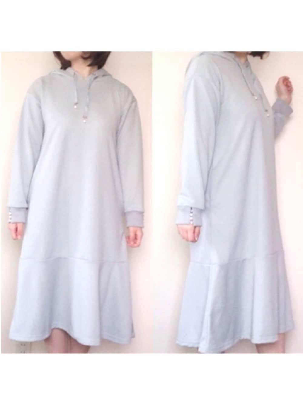 「私の推しブランド、tocco、toccocloset、低身長コーデ、プチプラコーデ、休日スタイル、おうちファッション、大人ガーリー、上品、おしゃれさんと繋がりたい」｜「tocco closetのパール付き裾フレアパーカーワンピース（ワンピース、ブルー系）」を使った、Miyuuさん（レディース・152cm）の冬コーディネートの1枚目の写真