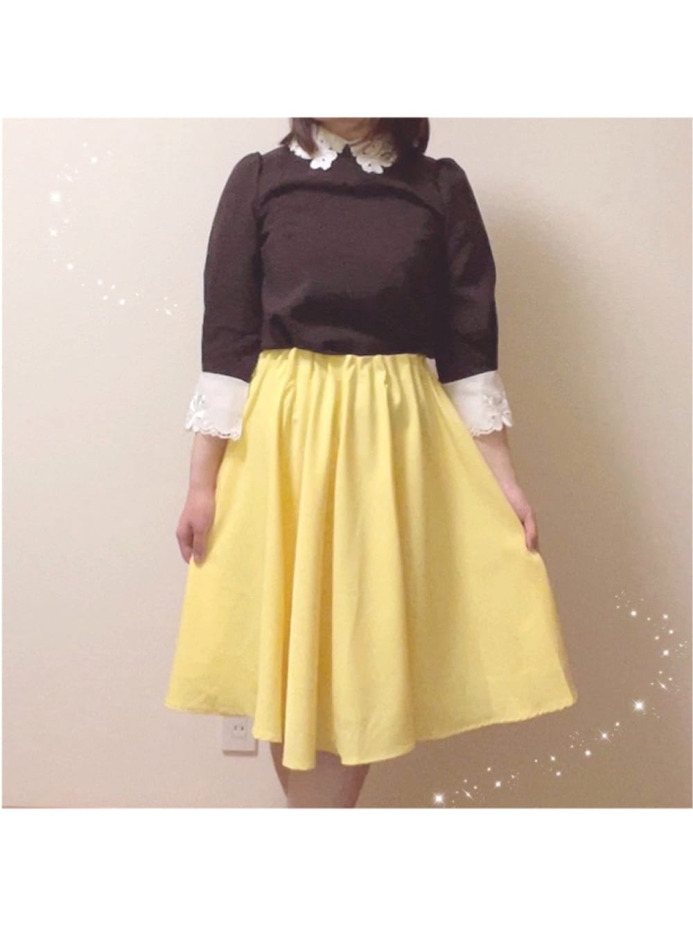 「tocco、toccocloset、低身長、プチプラ、今日のコーデ、ootd、春夏コーデ、おしゃれさんと繋がりたい、お洒落さんとつながりたい、お嬢様風」｜「tocco closetのカットワークフラワー刺繍ブラウス（シャツ/ブラウス、ブラウン系）」を使った、Miyuuさん（レディース・152cm）の春コーディネートの1枚目の写真