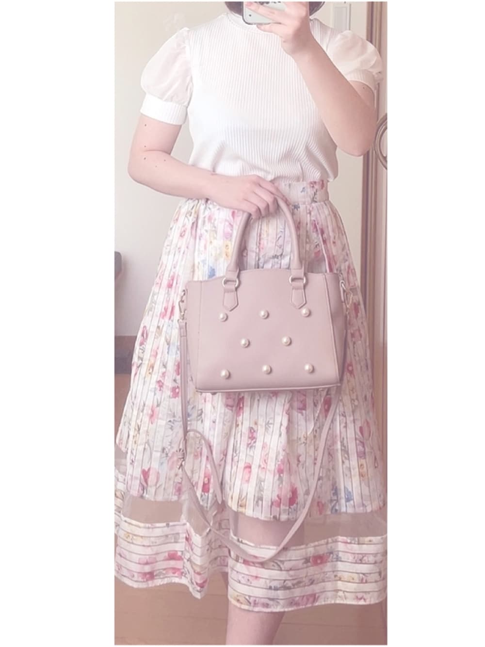 「tocco、toccocloset、プチプラ、低身長、休日スタイル、夏コーデ、オトナカワイイ、着回しコーデ、おしゃれさんと繋がりたい、お洒落さんとつながりたい」｜「tocco closetの後ろりぼん付きシフォンスリーブ切り替えリブカットプルオーバー（Tシャツ/カットソー、ホワイト系）」を使った、Miyuuさん（レディース・152cm）の春コーディネートの1枚目の写真