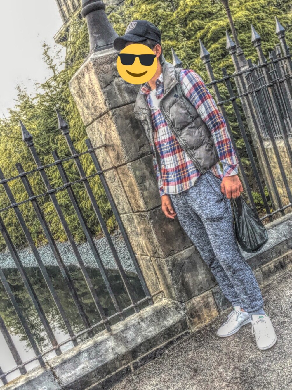 「シンプル」｜「H&Mのアイテム（シャツ/ブラウス、その他）」を使った、尊流さん（メンズ・176cm）の春コーディネートの1枚目の写真