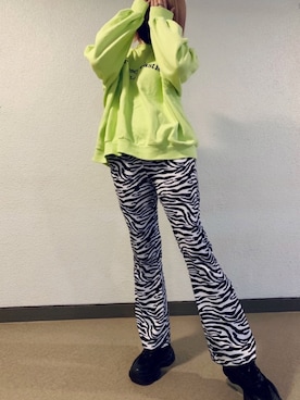 「オープンショルダー」｜「アイテム（スウェット）」を使った、ヲンさん（レディース・160cm）の春コーディネート