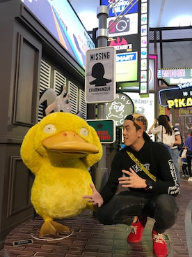 「fragment design（フラグメントデザイン）のアイテム（パーカー）」を使った、Edward Tangさん（メンズ・185cm）の春コーディネート