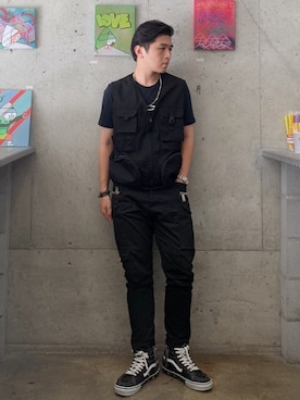 「DSQUARED2（ディースクエアード）のアイテム（その他パンツ）」を使った、Sebastian yangさん（メンズ・172cm）の秋コーディネート