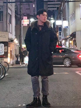 「JIMMY CHOO（ジミーチュウ）のアイテム（ブーツ）」を使った、Sebastian yangさん（メンズ・172cm）の冬コーディネート