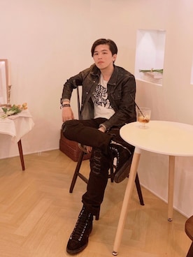「ROLL（ロール）のアイテム」を使った、Sebastian yangさん（メンズ・172cm）の秋コーディネート