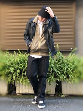 「アイテム（スタジャン、ゴールド系）」を使った、Sebastian yangさん（メンズ・172cm）の冬コーディネート
