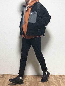 「MONKEY TIME（モンキータイム）のアイテム（パーカー）」を使った、reposukeさん（メンズ・173cm）の冬コーディネート