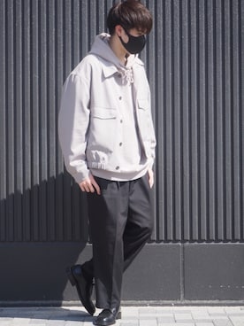 「グレージュ」｜「アイテム（ブルゾン）」を使った、ときんさん（メンズ・175cm）の春コーディネート
