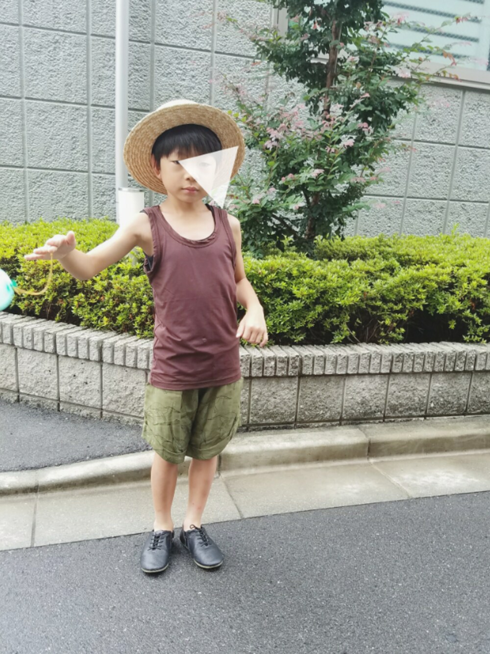 「キッズコーデ、夏コーデ、男の子、休日スタイル、カジュアルコーデ、麦わら帽子、短パン、韓国子供服、arkakama」｜「arkakamaのarkakama☆タンクトップchoco（タンクトップ、ブラウン系）」を使った、xxnaoxxさん（キッズ・120cm）の夏コーディネートの1枚目の写真