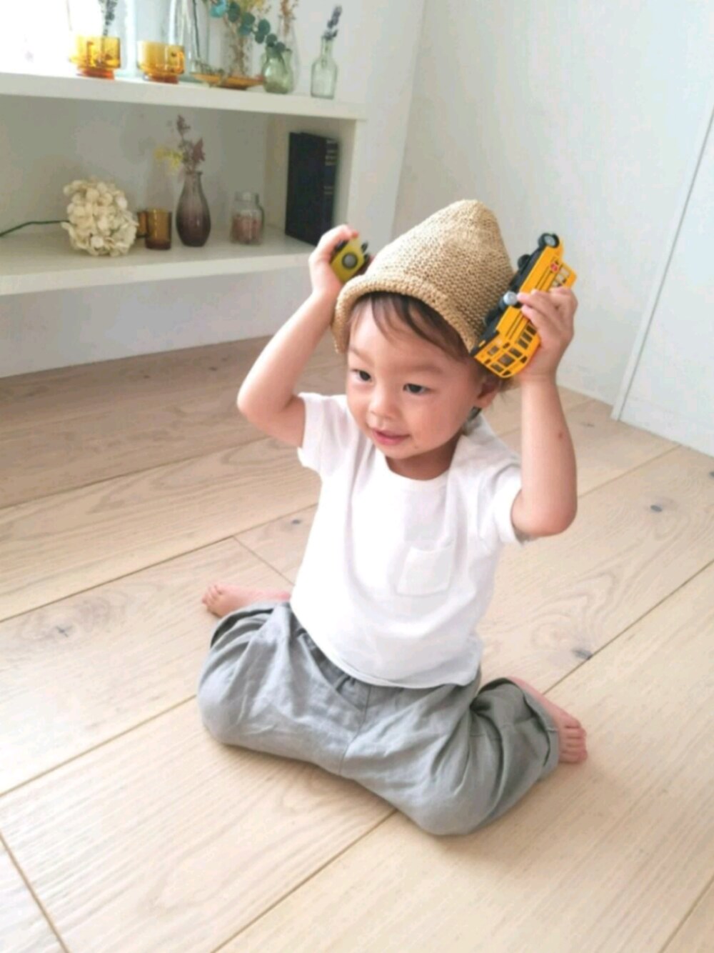 「シンプルコーデ、キッズファッション、夏、ootd、むぎわら帽子、男の子、kids、キッズコーデ」｜「tegotegoのアイテム（帽子、ベージュ系）」を使った、xxnaoxxさん（キッズ・80cm）の夏コーディネートの1枚目の写真