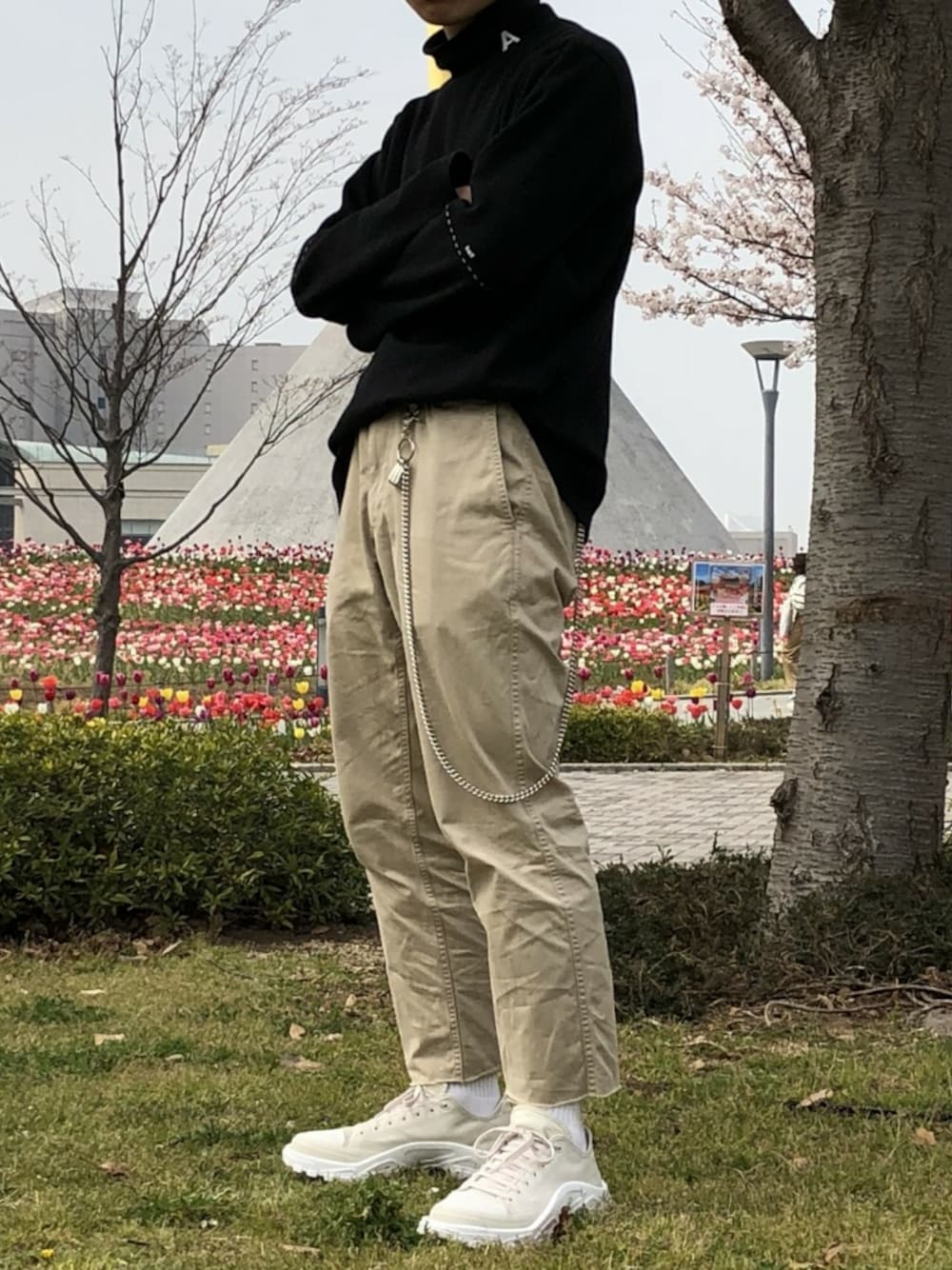 「RAF SIMONS、detroit、ADER error」｜「RAF SIMONSのアイテム（スニーカー、ホワイト系）」を使った、薬局さん（メンズ・169cm）の春コーディネートの1枚目の写真