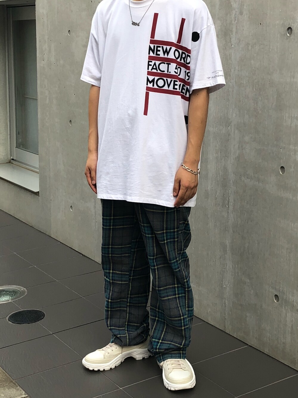 「RAF SIMONS」｜「RAF SIMONSのRAF SIMONS ラフ シモンズ NEW ORDER PS / 181-124（Tシャツ/カットソー、ホワイト系）」を使った、薬局さん（メンズ・169cm）の夏コーディネートの1枚目の写真