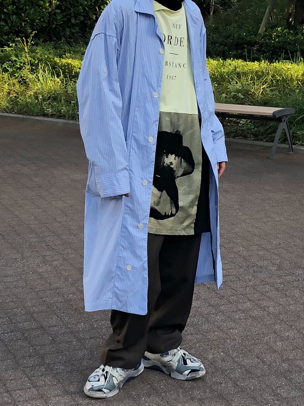 「RAF SIMONS、phingerin、vetements、reebok」｜「PHINGERINのアイテム（シャツ/ブラウス、ブルー系）」を使った、薬局さん（メンズ・169cm）の秋コーディネートの1枚目の写真