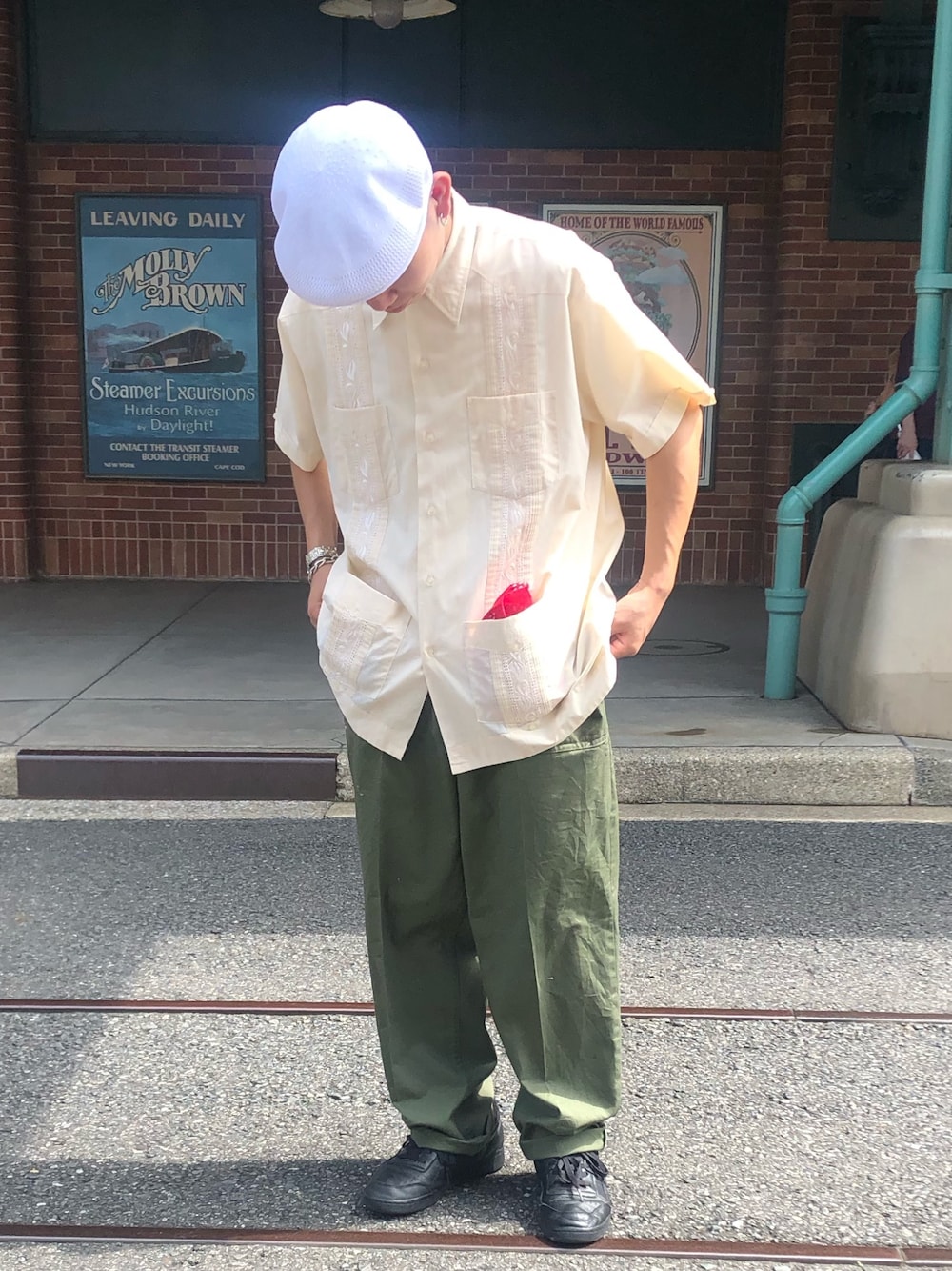 「KANGOL、キューバシャツ、ファティーグパンツ、ベイカーパンツ、reebok」｜「KANGOLの【KANGOL】Wool 504 / 【カンゴール】ウール504（ハンチング/ベレー帽、ホワイト系）」を使った、薬局さん（メンズ・169cm）の秋コーディネートの1枚目の写真
