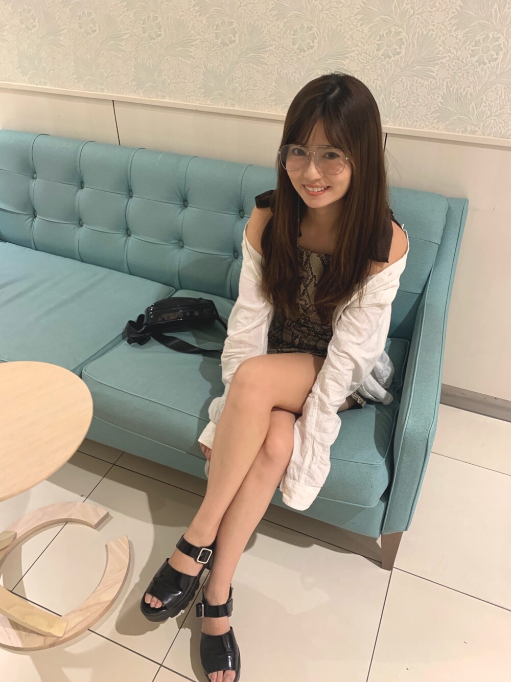 「Melt the lady、パイソン柄、ワンピース、白シャツ、メルトザレディ、ジャンパースカート、夏コーデ、H&M」｜「melt the ladyのアイテム（ジャンパースカート、その他）」を使った、Non Miuraさん（レディース・161cm）の夏コーディネートの1枚目の写真