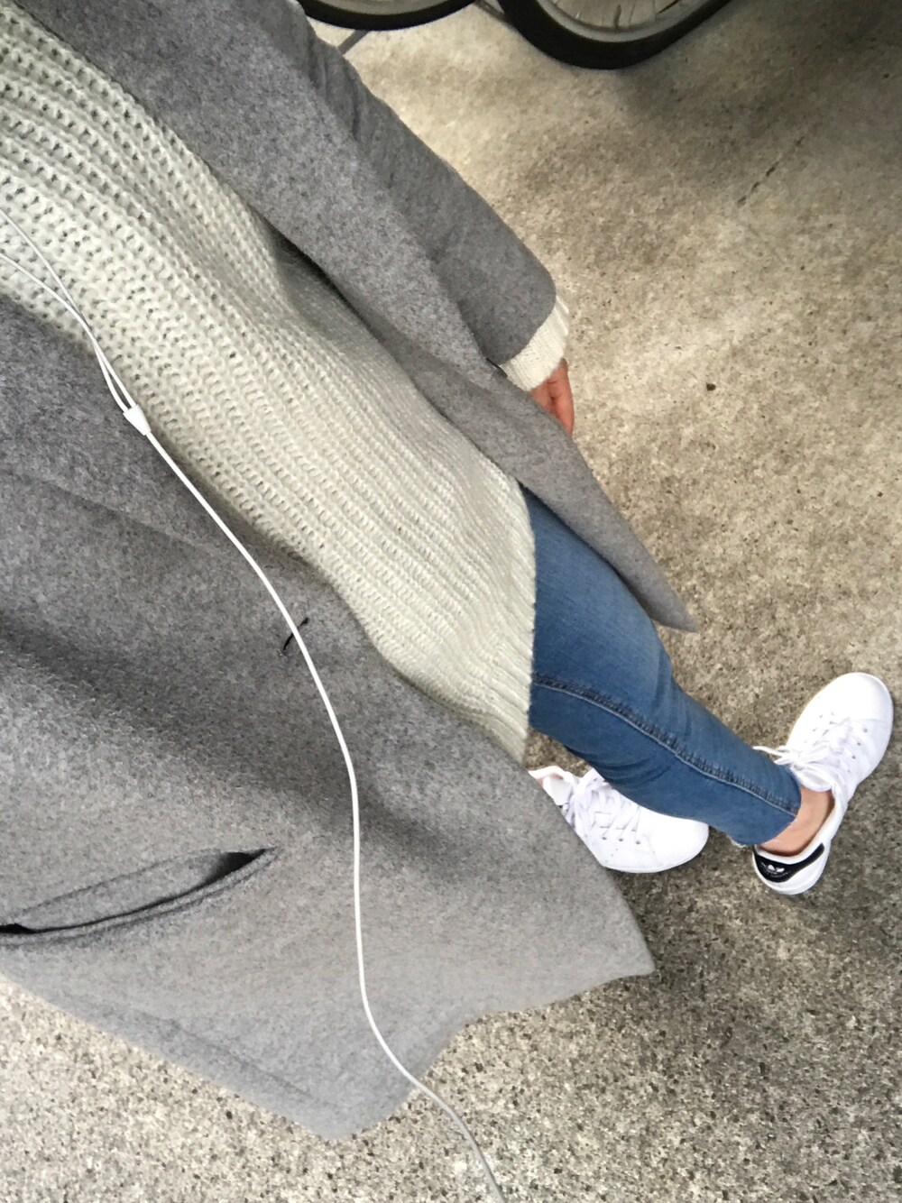 「UNIQLOのアイテム（ニット/セーター、ホワイト系）」を使った、ä.さん（レディース・151cm）の春コーディネートの1枚目の写真
