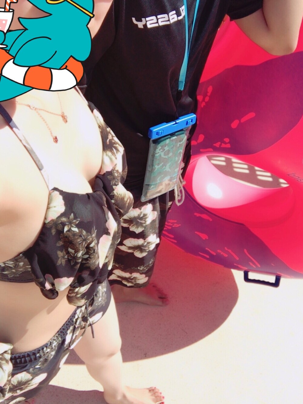 「summer、couple、プール」｜「Qoo10のアイテム（水着、ブラック系）」を使った、ä.さん（レディース・151cm）の秋コーディネートの1枚目の写真