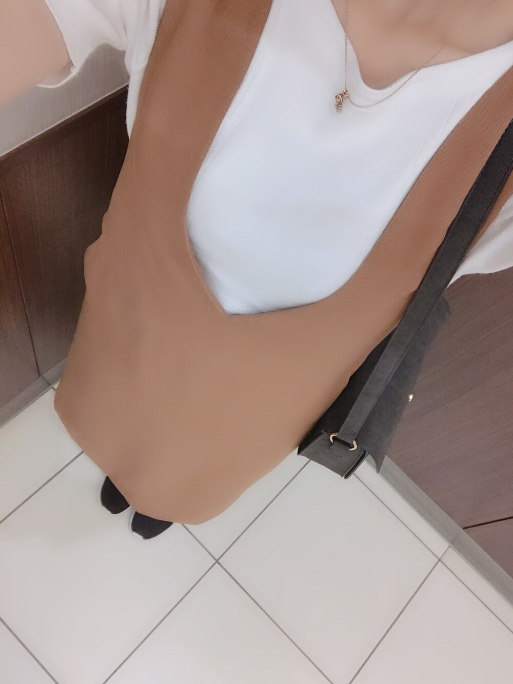 「デート、買い物、モール、秋、autumn」｜「UNIQLOのリブボートネックT（5分袖）（Tシャツ/カットソー、ホワイト系）」を使った、ä.さん（レディース・151cm）の秋コーディネートの1枚目の写真