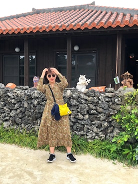 「アイテム（ボディバッグ/ウエストポーチ、イエロー系）」を使った、さとこさん（レディース・156cm）の春コーディネート