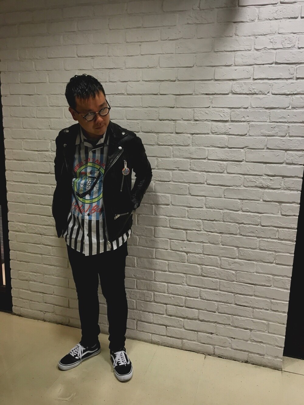 「デニムパンツ、ダブルライダース、レザージャケット、Diesel、VANS、黒パンツ、スキニー」｜「DIESELの00SIYP0IAIV（ライダースジャケット、ブラック系）」を使った、MJ-MICHIさん（メンズ・165cm）の春コーディネートの1枚目の写真