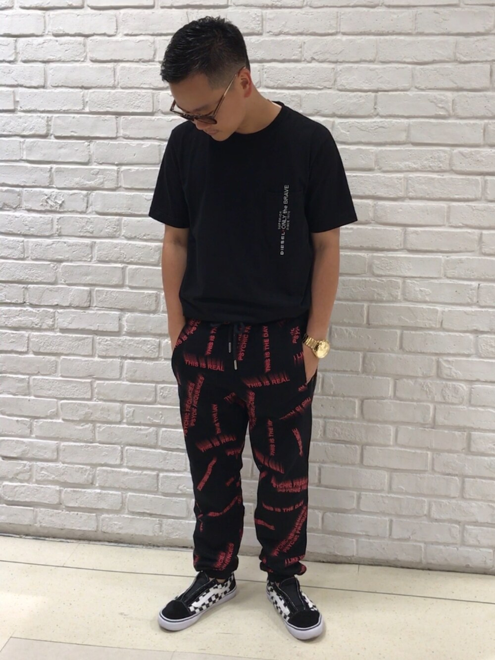 「Diesel、ディーゼル」｜「DIESELのMEN’S　Tシャツ（Tシャツ/カットソー、ブラック系）」を使った、MJ-MICHIさん（メンズ・165cm）の夏コーディネートの1枚目の写真