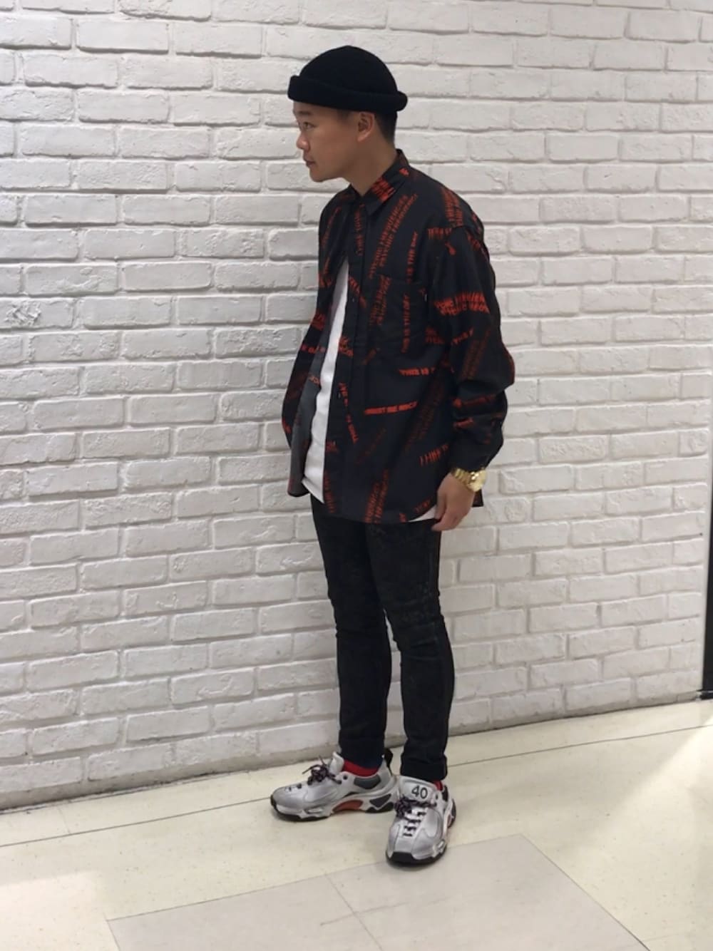 「秋コーデ、スニーカー、Diesel、ディーゼル、ブラックデニム、ブラックコーデ」｜「DIESELのMEN’S　シャツ（シャツ/ブラウス、ブラック系）」を使った、MJ-MICHIさん（メンズ・165cm）の秋コーディネートの1枚目の写真