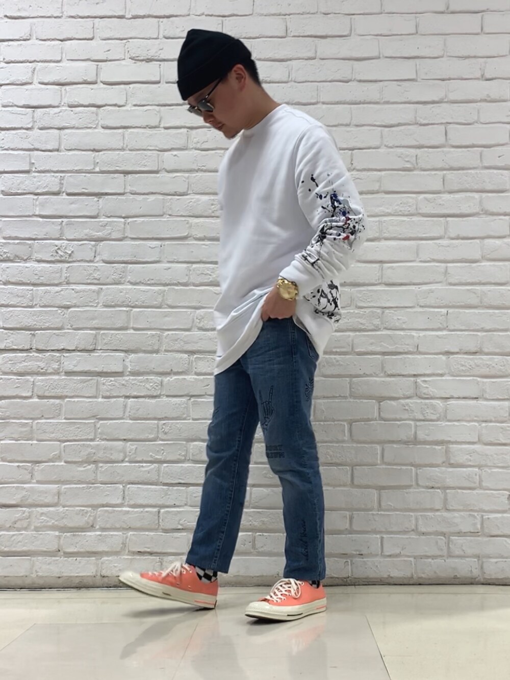 「Diesel、diesel black gold、ディーゼル、春、シンプル、スニーカーコーデ、デニム」｜「DIESEL BLACK GOLDのアイテム（スウェット、ホワイト系）」を使った、MJ-MICHIさん（メンズ・165cm）の春コーディネートの1枚目の写真