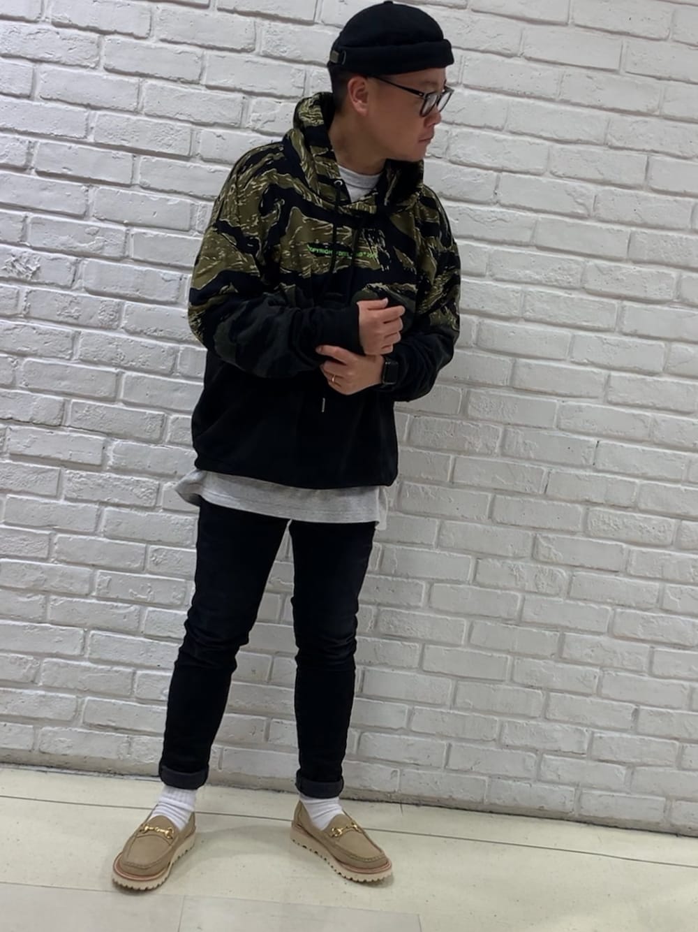 「秋のコーデ、パーカー、Diesel、ディーゼル、黒スキニー」｜「DIESELのアイテム（パーカー、ブラック系）」を使った、MJ-MICHIさん（メンズ・165cm）の秋コーディネートの1枚目の写真