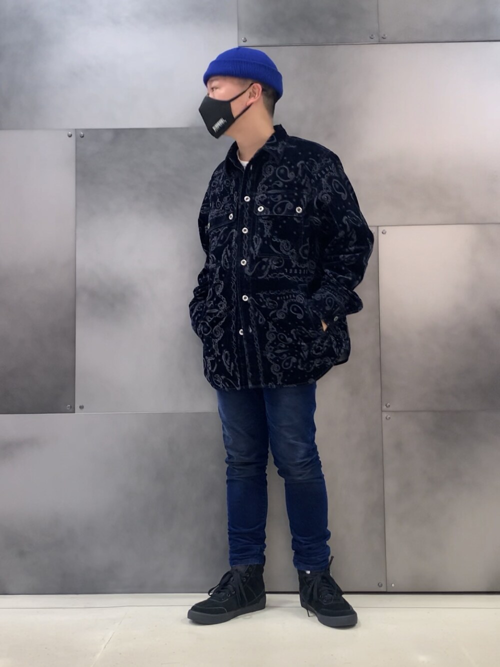 「秋のコーデ、オトナカジュアル、Diesel、コーティングパンツ、デニム、ペイズリー」｜「DIESELのメンズ シャツ ベルベット デニム（シャツ/ブラウス、ブルー系）」を使った、MJ-MICHIさん（メンズ・165cm）の秋コーディネートの1枚目の写真