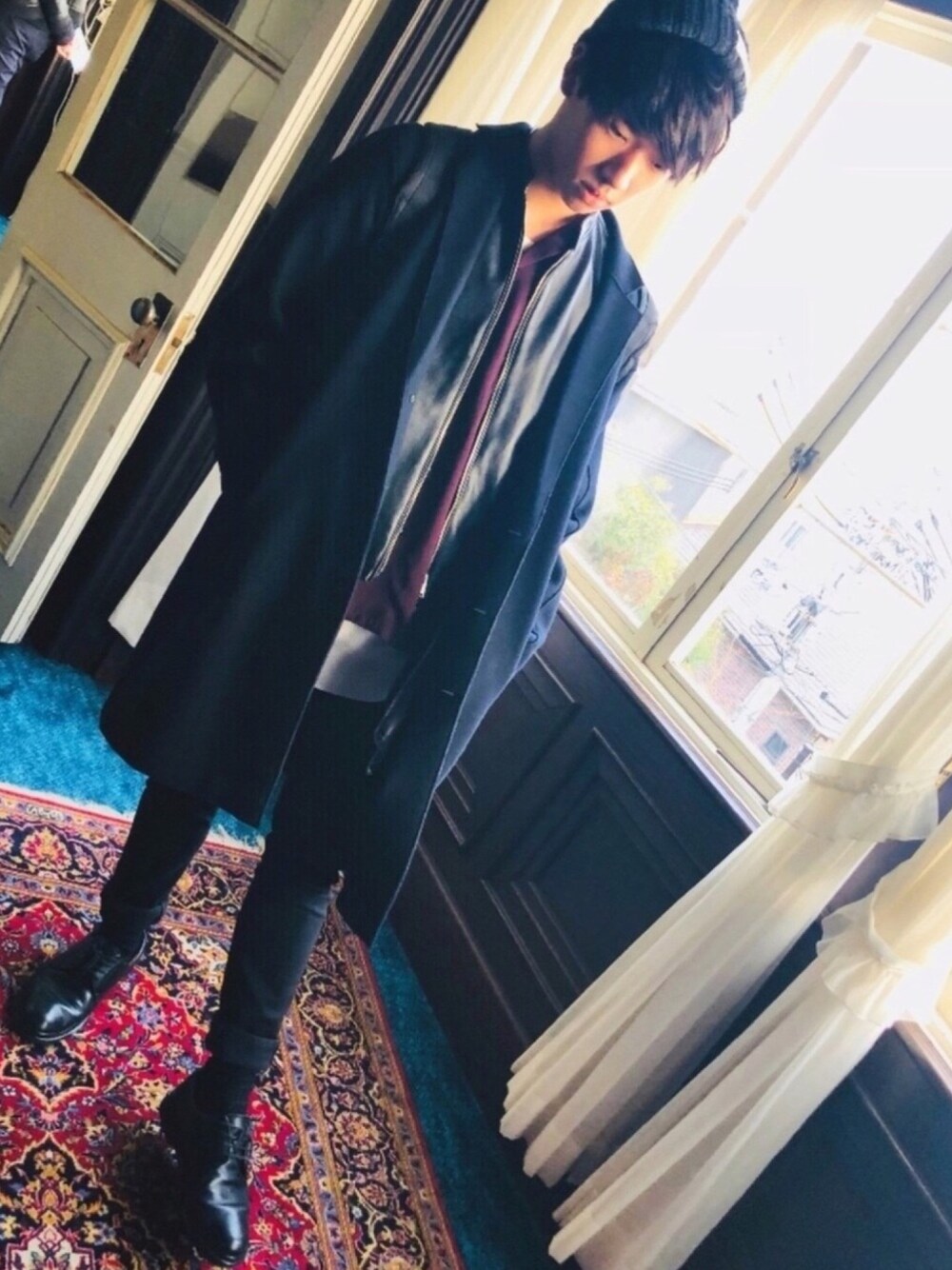 「GLOBAL WORKのウールジャージーチェスター/719555 （チェスターコート、ブラック系）」を使った、DAIKIさん（メンズ・174cm）の冬コーディネートの1枚目の写真