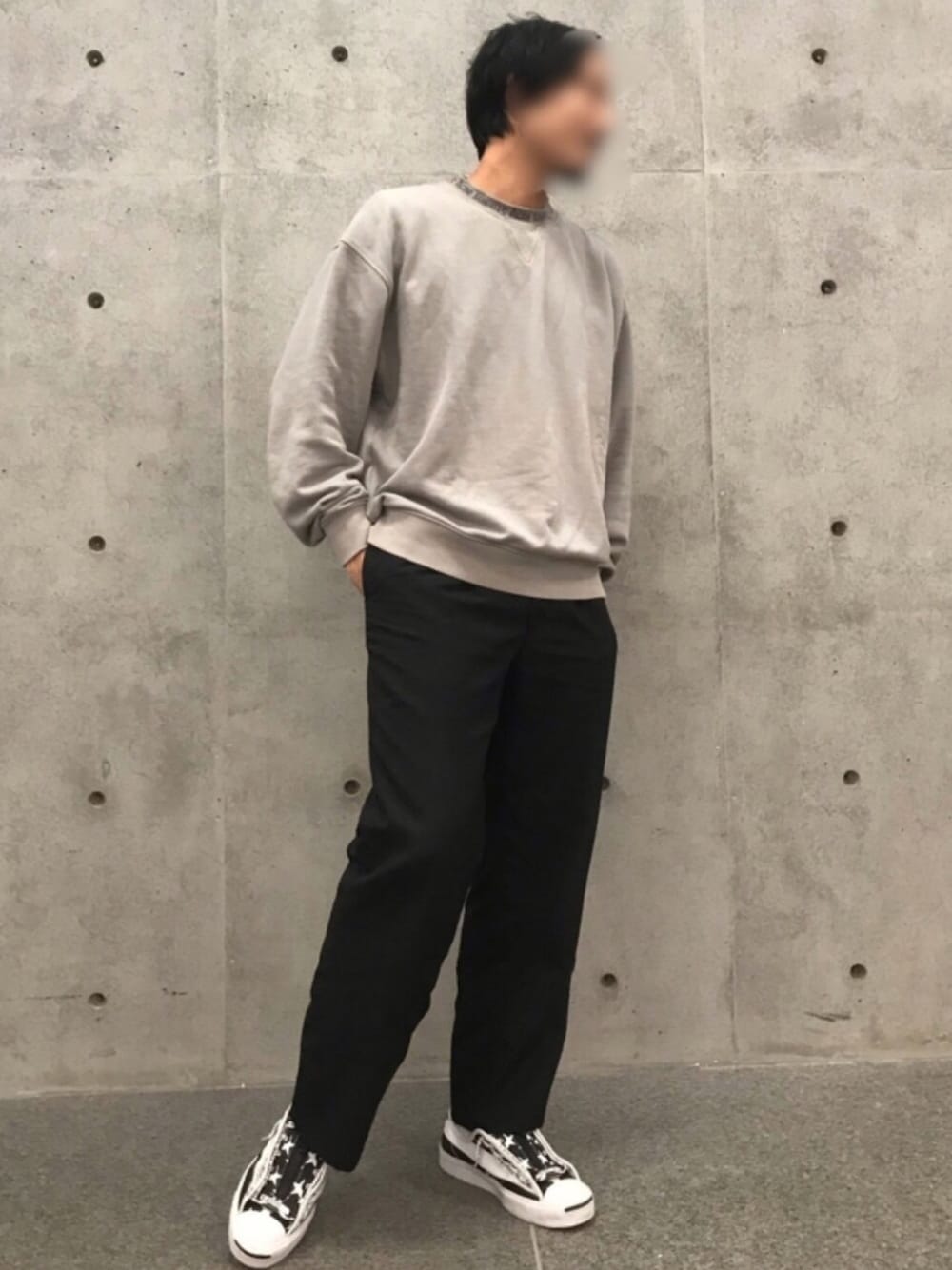 「おしゃれさんと繋がりたい、モノトーン、モノトーンコーデ、AcneStudios、union station、ユニオンステーション、コンバース、ビックシルエット、スニーカーコーデ、スウエット」｜「Acne StudiosのAcne Studios Flogho Logo-Print Mélange Fleece-Back Cotton-Jersey Sweatshirt（スウェット、グレー系）」を使った、おまつさん（メンズ・176cm）の秋コーディネートの1枚目の写真