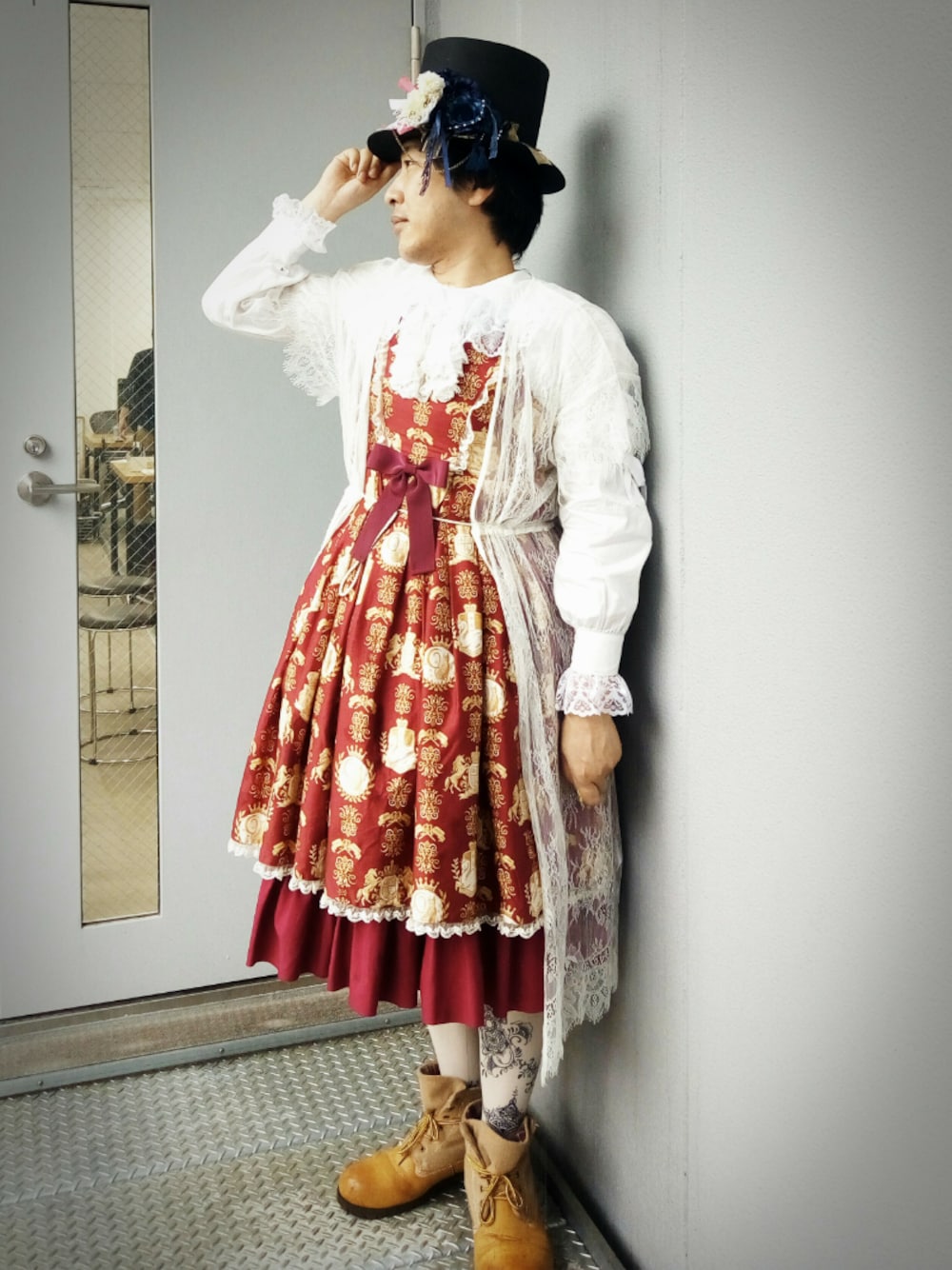 「ゴスロリ、metamorphose temps de fille、abilletage、エンジ色」｜「Metamorphoseのアイテム（ジャンパースカート、レッド系）」を使った、hchonanさん（メンズ・170cm）の夏コーディネートの1枚目の写真