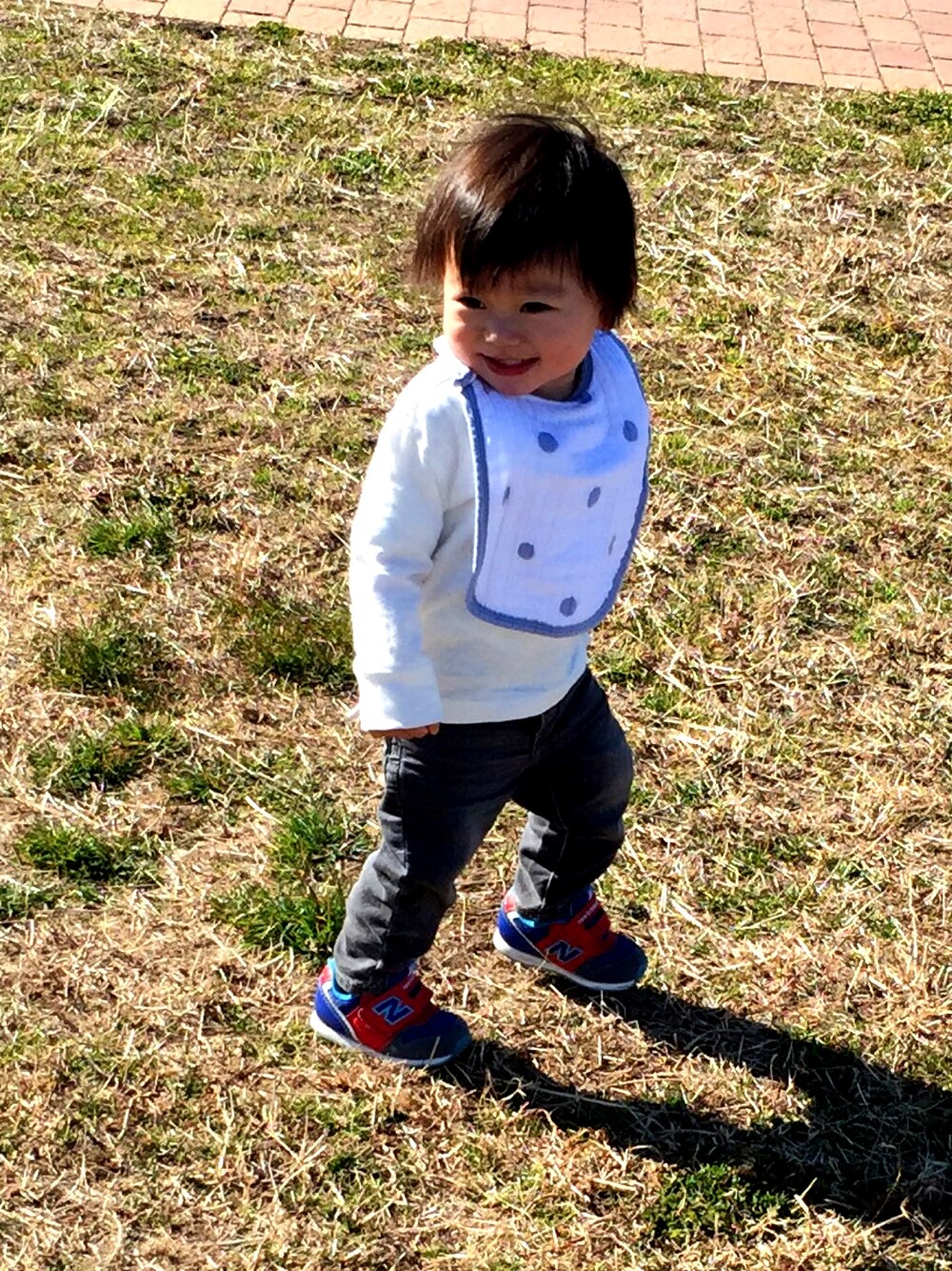 「ootd、babygap、荒川」｜「babyGAPのアイテム（シャツ/ブラウス、ホワイト系）」を使った、Lisaさん（キッズ・80cm）の冬コーディネートの1枚目の写真