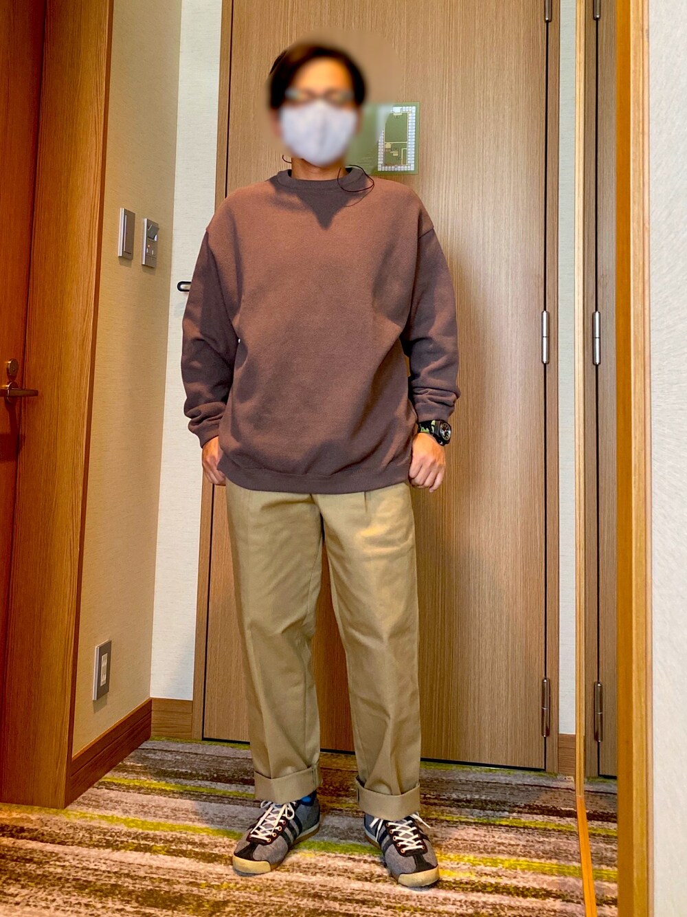 「ブラウンコーデ、ootd」｜「crepusculeのアイテム（ニット/セーター、ブラウン系）」を使った、32djangoさん（メンズ・165cm）の秋コーディネートの1枚目の写真