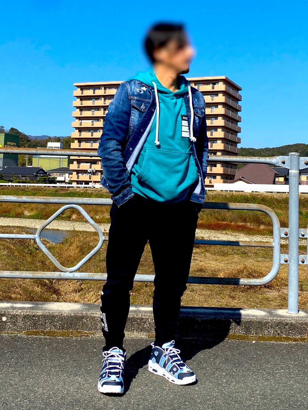 「ootd、マルタンマルジェラ、ディースクエアード(Dsquared2)」｜「MARTIN MARGIELAのアイテム（パーカー、グリーン系）」を使った、32djangoさん（メンズ・165cm）の秋コーディネートの1枚目の写真