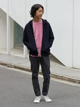 「アイテム（チノパンツ、グレー系）」を使った、YUKIさん（メンズ・176cm）の冬コーディネート