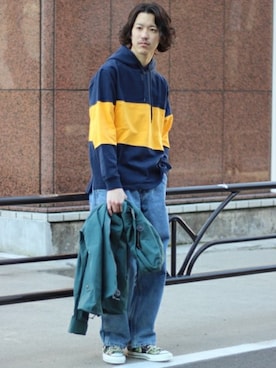 「Russell Athletic（ラッセルアスレティック）のアイテム（パーカー）」を使った、YUKIさん（メンズ・176cm）の冬コーディネート