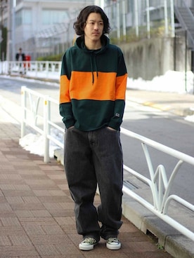 「Russell Athletic（ラッセルアスレティック）のアイテム（パーカー）」を使った、YUKIさん（メンズ・176cm）の冬コーディネート