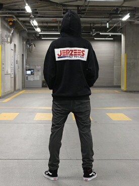 「JERZEES（ジャージーズ）のアイテム」を使った、YUKIさん（メンズ・176cm）の冬コーディネート