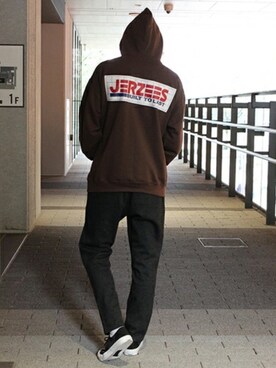 「JERZEES（ジャージーズ）のアイテム」を使った、YUKIさん（メンズ・176cm）の冬コーディネート