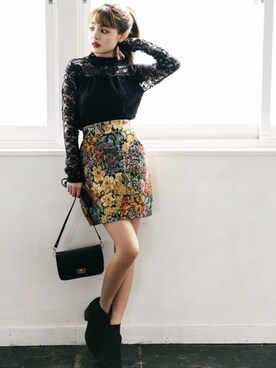 ゴブラン花柄スカートを使ったショップスタッフの人気ファッション
