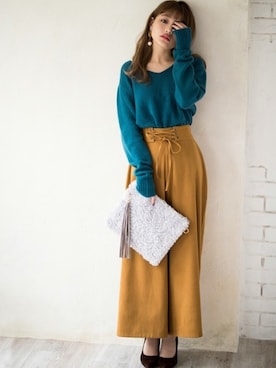 「アイテム（クラッチバッグ、グレー系）」を使った、GRLグレイル_OFFICIALさん（レディース・158cm）の秋コーディネート