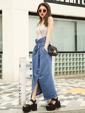 「アイテム（タンクトップ、グレー系）」を使った、GRLグレイル_OFFICIALさん（レディース・158cm）の夏コーディネート