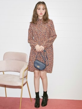 「GRL（グレイル）のアイテム（ピアス（両耳用））」を使った、GRLグレイル_OFFICIALさん（レディース・161cm）の秋コーディネート