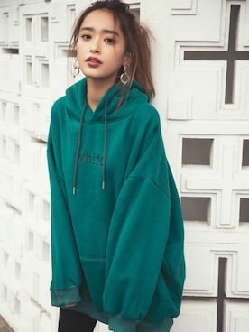 「GRL（グレイル）のアイテム（ピアス（両耳用））」を使った、GRLグレイル_OFFICIALさん（レディース・160cm）の冬コーディネート