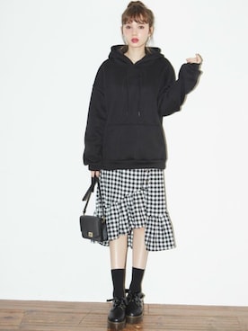 「GRL（グレイル）のアイテム（パーカー）」を使った、GRLグレイル_OFFICIALさん（レディース・161cm）の冬コーディネート