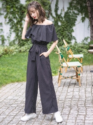 GRL（グレイル）の「ドット柄オフショルダーオールインワン（つなぎ