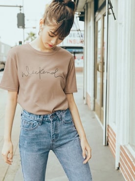 Weekend筆記体ロゴtシャツを使ったレディース人気ファッションコーディネート Wear
